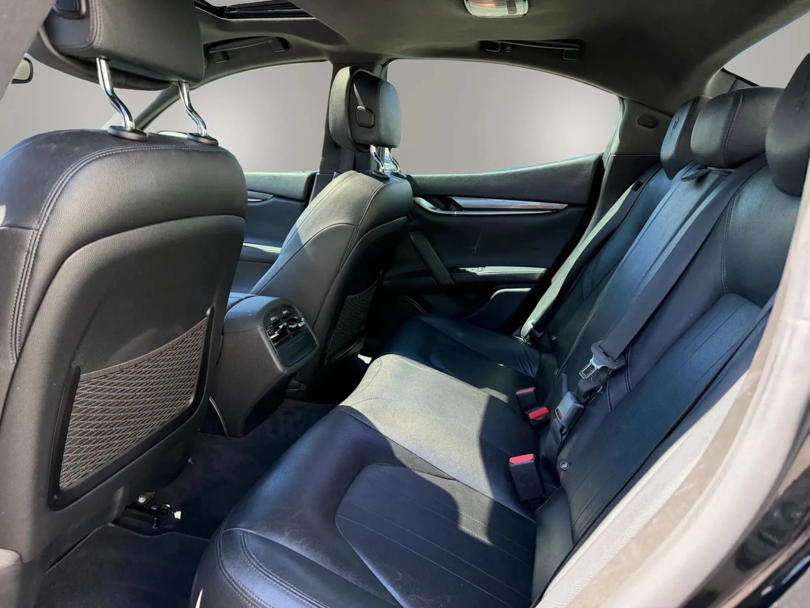 Used 2018 Maserati Ghibli RWD image 15