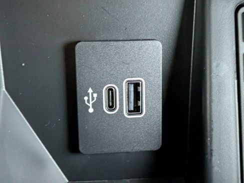 New 2025 Ford F150 Lightning Platinum image 27