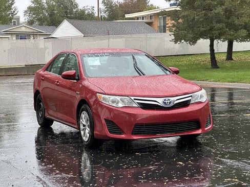 Used 2013 Toyota Camry LE image 2