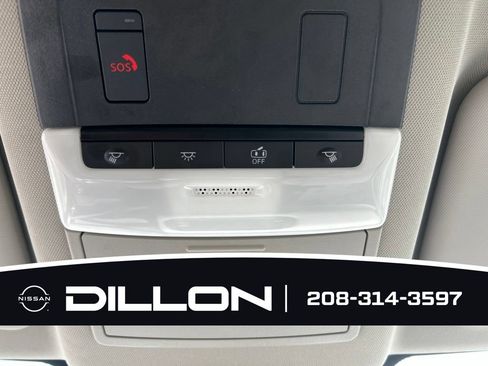 Used 2025 Nissan Rogue SV AWD/4WD image 6