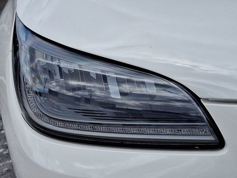 Certified 2022 Lincoln Corsair AWD w/ Equipment Group 101A image 9