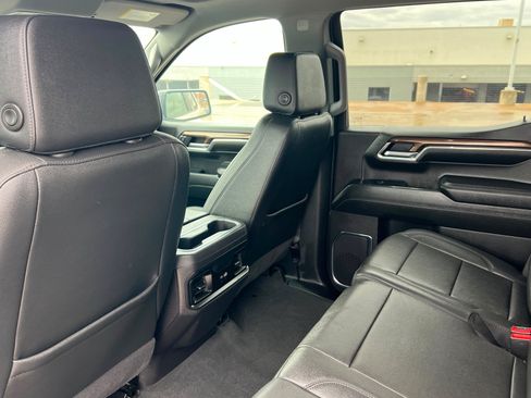 Used 2024 Chevrolet Silverado 1500 LT Trail Boss w/ Convenience Package II AWD/4WD image 20