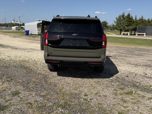 Used 2025 Ford Expedition Tremor AWD/4WD image 4