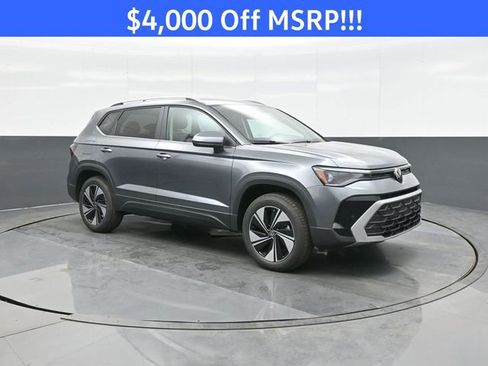 New 2026 Volkswagen Taos SE AWD/4WD image 1