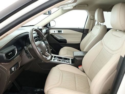 Used 2022 Ford Explorer Platinum w/ Equipment Group 601A AWD/4WD image 18