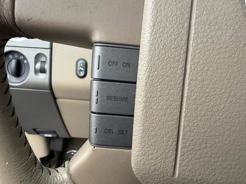 Used 2006 Lincoln Mark LT 2WD image 15