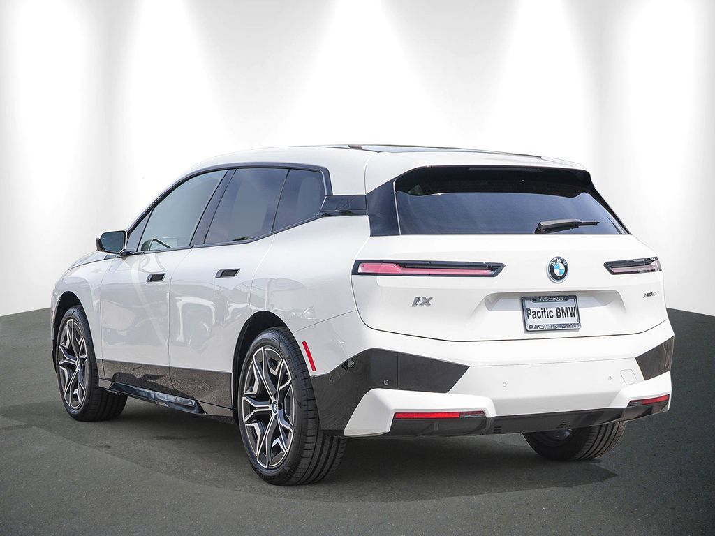 Certified 2024 BMW iX xDrive50 w/ Sport Package AWD/4WD image 4