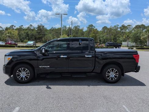 Used 2021 Nissan Titan SV w/ SV Convenience Package RWD image 8