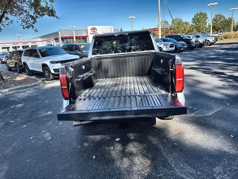 Used 2025 Toyota Tacoma SR5 image 31