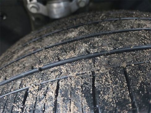 Certified 2022 Ford Explorer XLT w/ Equipment Group 202A image 22