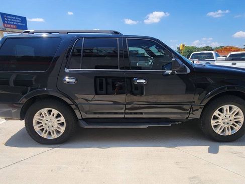 Used 2016 Ford Expedition XLT AWD/4WD image 7