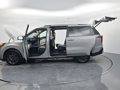 Certified 2025 Kia Carnival EX image 58