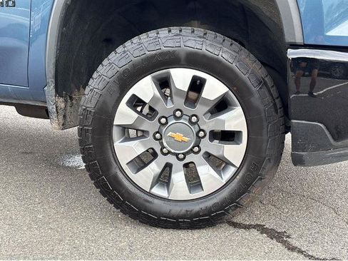 Used 2024 Chevrolet Silverado 2500 Custom w/ Custom Value Package AWD/4WD image 4