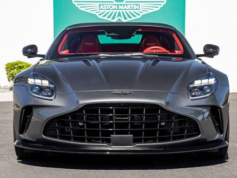 Used 2026 Aston Martin V8 Vantage Coupe image 8