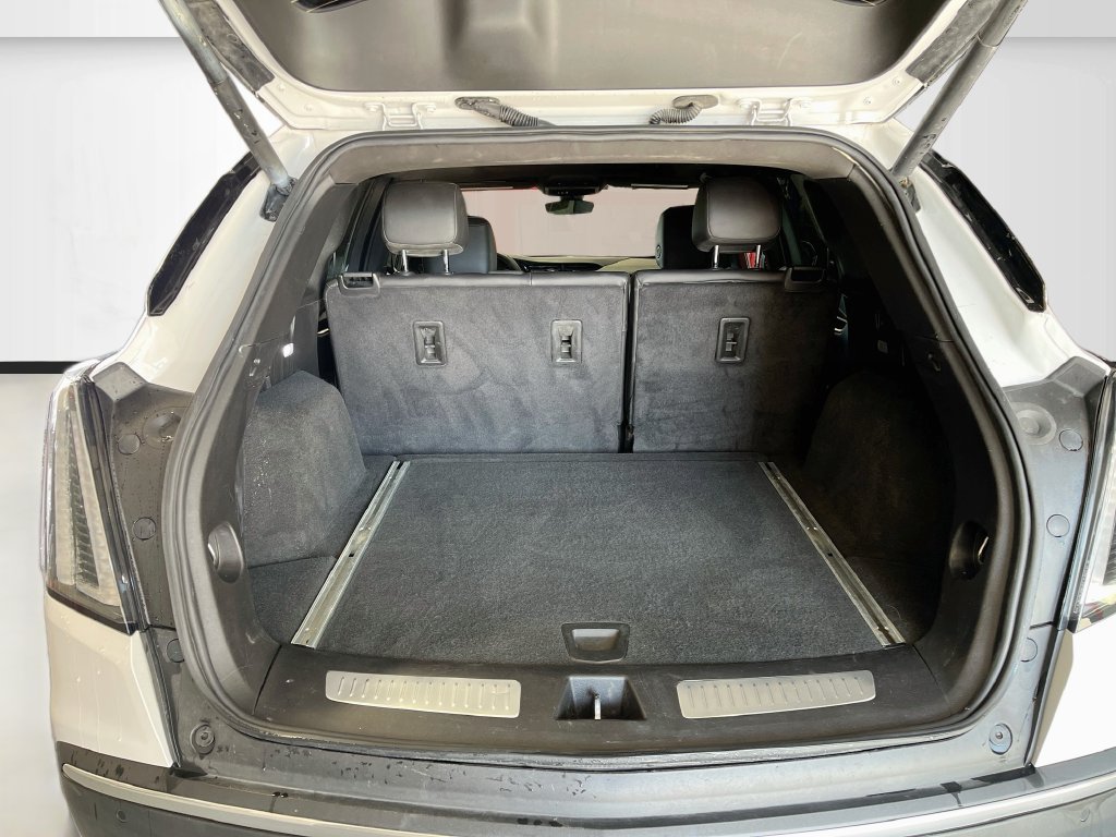 Used 2025 Cadillac XT5 Premium Luxury w/ LPO, Floor Liner Package AWD/4WD image 27