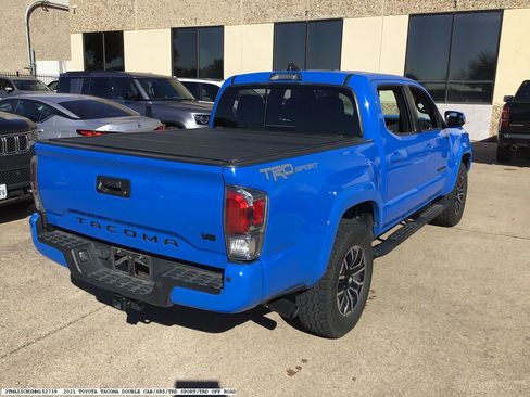 Used 2021 Toyota Tacoma TRD Sport image 4