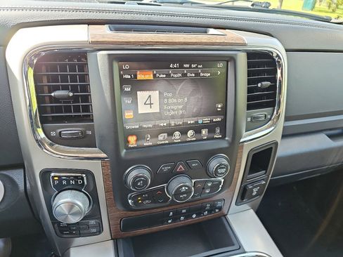 Used 2017 RAM 1500 Laramie w/ Convenience Group AWD/4WD image 21