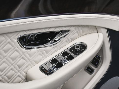 Used 2022 Bentley Continental GT image 10