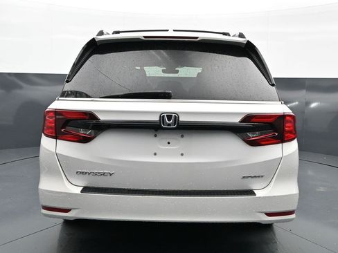 Used 2023 Honda Odyssey Sport image 6