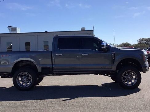 Used 2024 Ford F250 Platinum w/ FX4 Off-Road Package image 4
