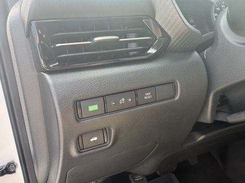 Used 2021 Nissan Sentra SR FWD image 34