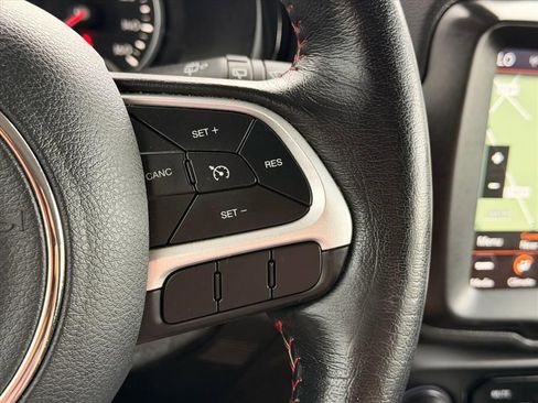 Used 2021 Jeep Renegade Trailhawk image 19