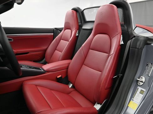 Certified 2024 Porsche 718 Boxster RWD image 5