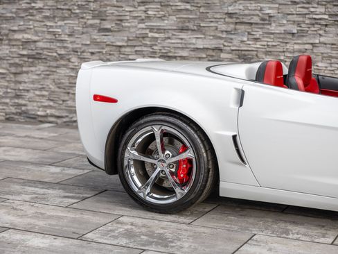 Used 2012 Chevrolet Corvette Grand Sport w/ 3LT Preferred Equipment Group image 13