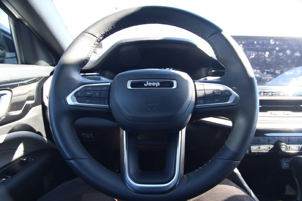 Used 2024 Jeep Compass Limited AWD/4WD image 17