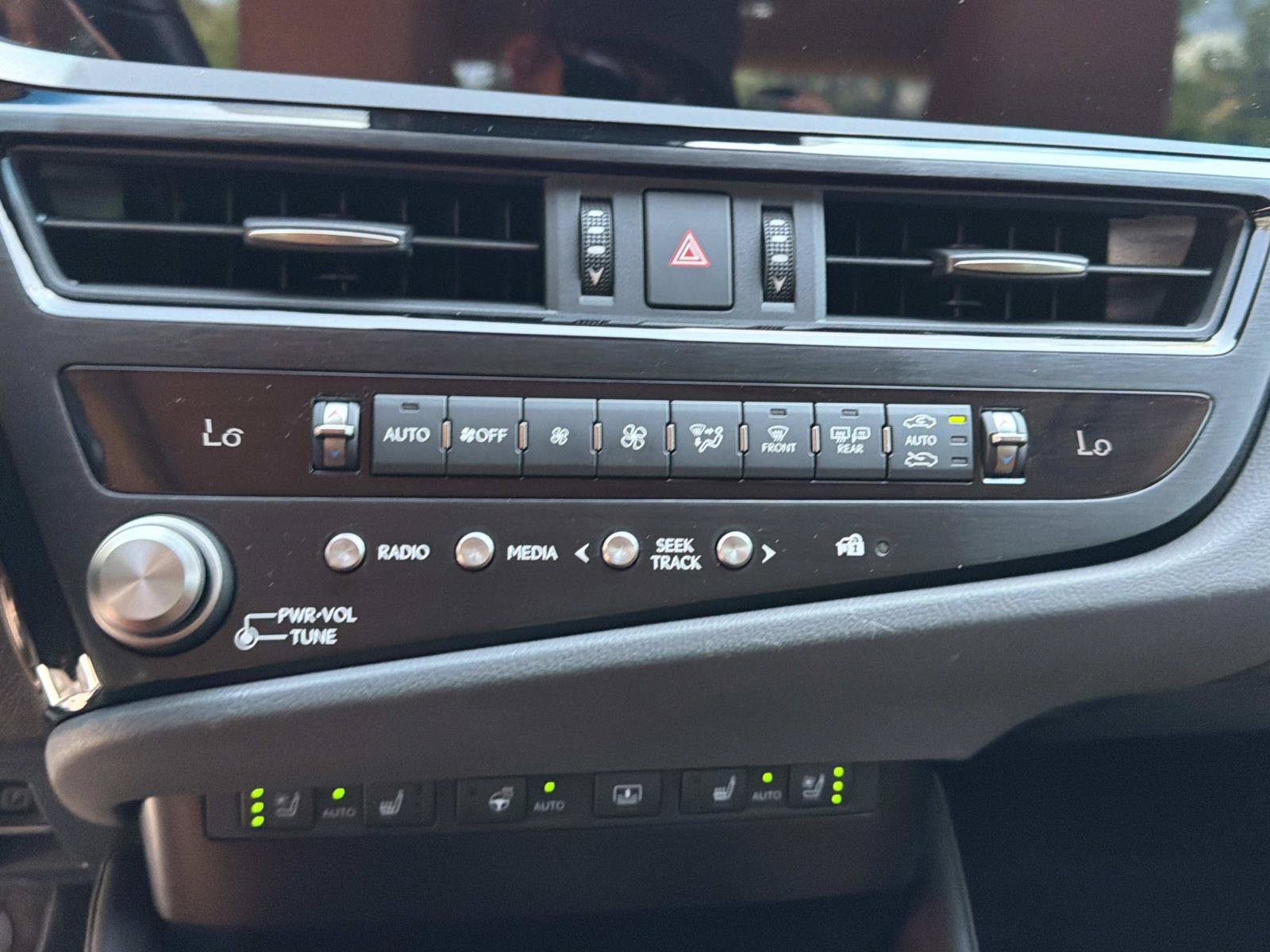 Used 2025 Lexus ES 350 w/ Premium Package FWD image 22