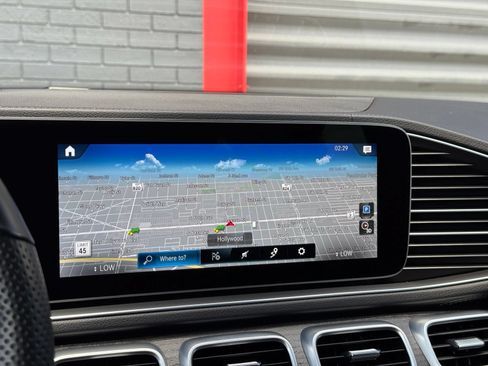 Used 2023 Mercedes-Benz GLS 580 4MATIC image 32