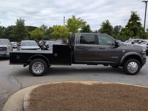 Used 2026 RAM 4500 4x4 Crew Cab DRW w/ Laramie Trim Package image 3