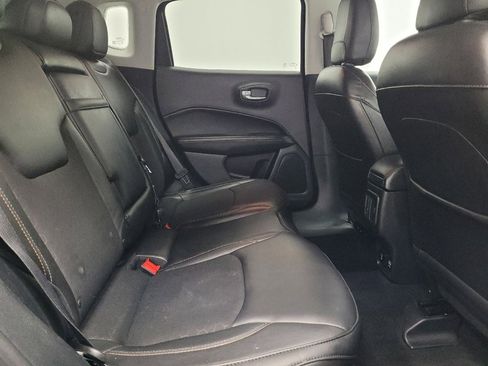 Used 2018 Jeep Compass Latitude w/ Popular Equipment Group FWD image 19