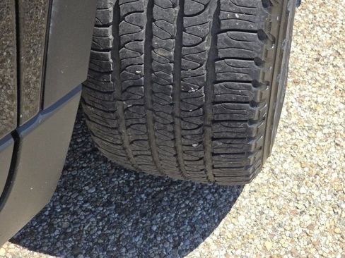 Used 2019 Chevrolet Traverse LT w/ LPO, Floor Liner Package FWD image 9