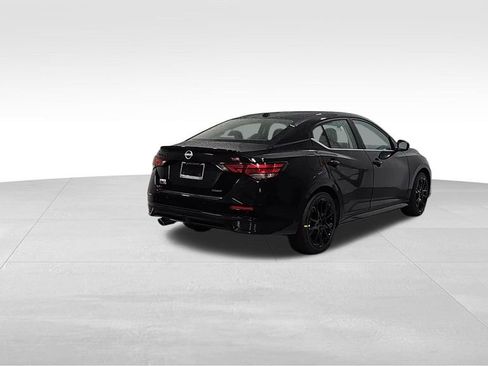 New 2025 Nissan Sentra SR w/ Midnight Edition image 6