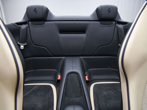 Used 2025 Ferrari Roma Spider image 18