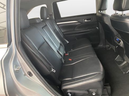 Used 2018 Toyota Highlander XLE w/ Protection Package #3 AWD/4WD image 12