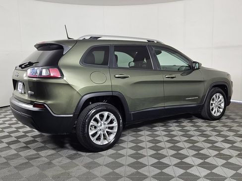 Used 2021 Jeep Cherokee Latitude FWD image 2