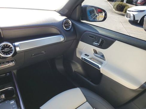 Used 2023 Mercedes-Benz GLB 250 image 10