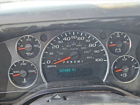 Used 2017 Chevrolet Express 2500 image 9