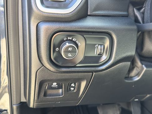 Used 2020 RAM 1500 Big Horn AWD/4WD image 16