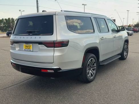 Used 2025 Jeep Wagoneer L 4WD image 8