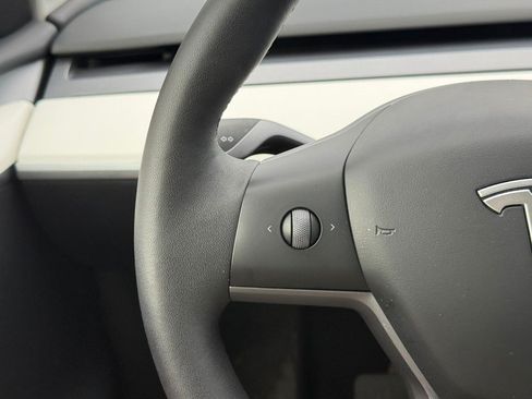Used 2024 Tesla Model Y Long Range AWD/4WD image 20