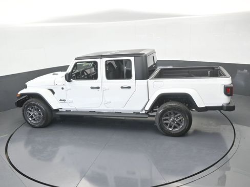 New 2026 Jeep Gladiator Sport image 40