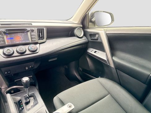 Used 2017 Toyota RAV4 LE image 40