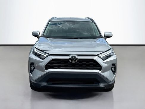 Used 2022 Toyota RAV4 XLE Premium AWD/4WD image 2