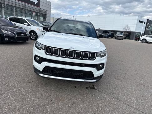 Used 2023 Jeep Compass Limited image 2