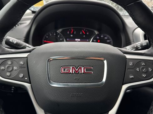 Certified 2024 GMC Terrain SLT image 25