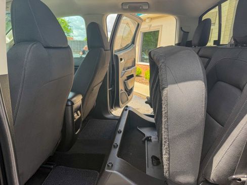 Used 2018 GMC Canyon SLE w/ SLE Convenience Package RWD image 17