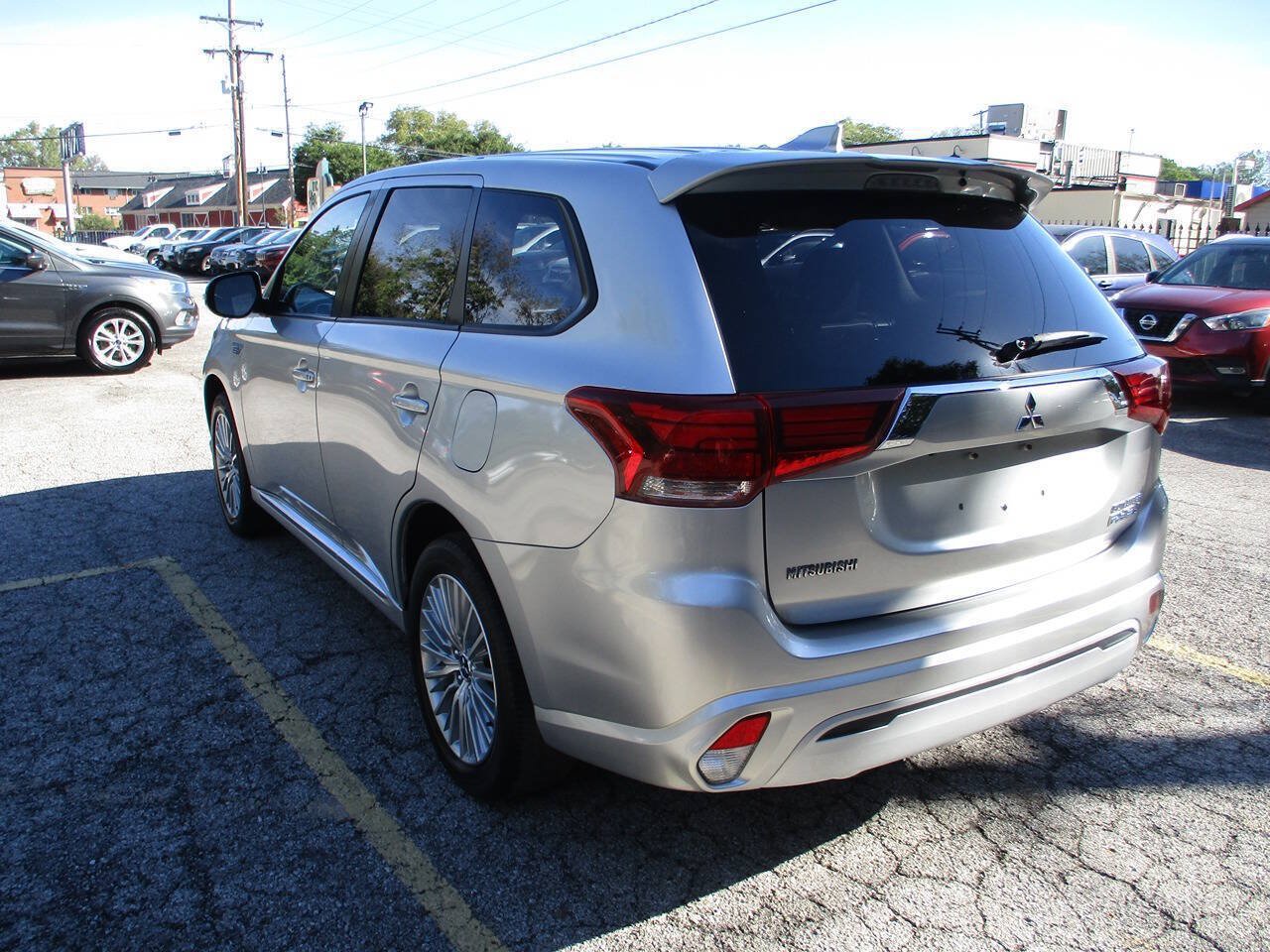 Used 2019 Mitsubishi Outlander SEL AWD/4WD image 2